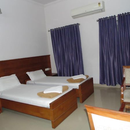 Готель Premier House Thiruvananthapuram Екстер'єр фото